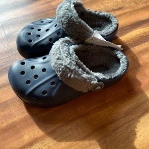 Crocs with baya lined fur